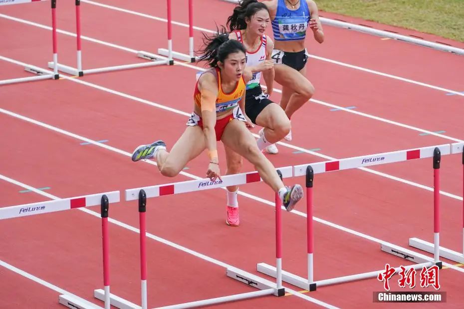 不在意外界评论，吴艳妮用专注与热情回应抢跑