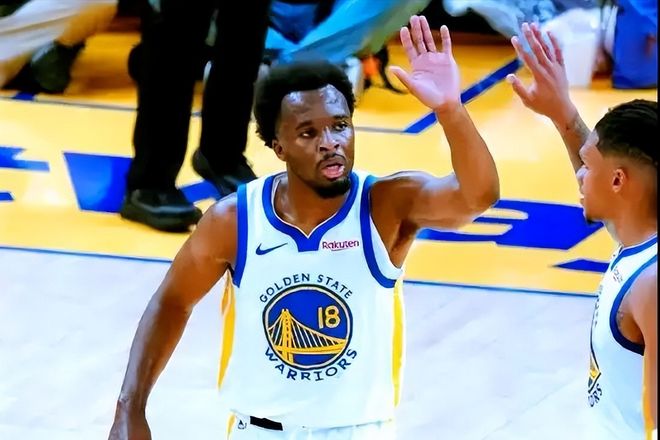 勇士三连败暴露阵容短板 克莱尔17分成奇兵