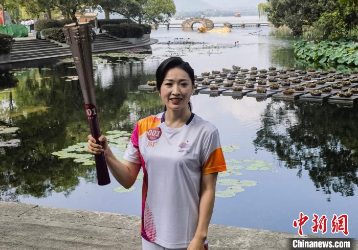 杭州亚运会火炬传递启动 奥运冠军领衔首日传递