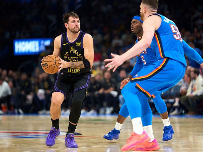 雷霆大胜湖人西部格局巨变 马刺开拓者豪取连胜