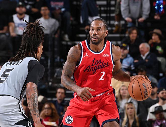 雷霆大胜湖人西部格局巨变 马刺开拓者豪取连胜