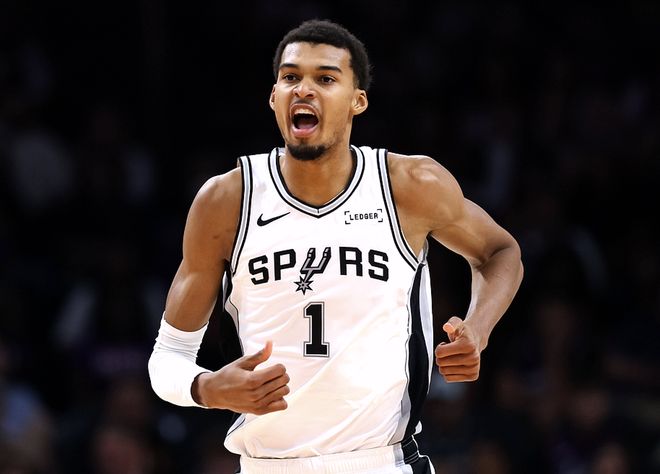 雷霆大胜湖人西部格局巨变 马刺开拓者豪取连胜